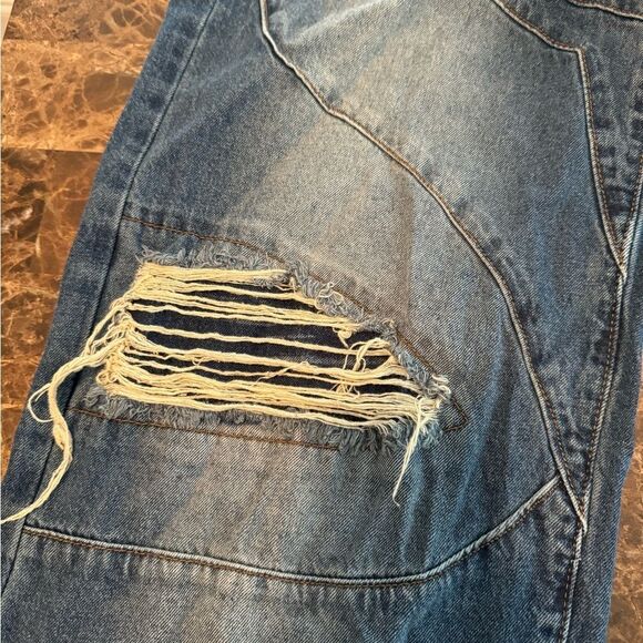 Fashion Nova Ripped Baggy Jeans Size 7 - Picture 9 of 12